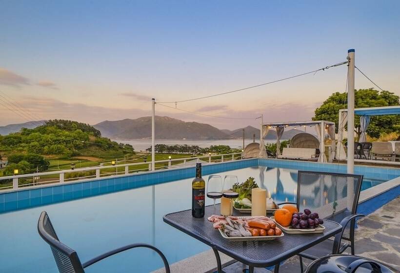 Namhae Hanuri Pension