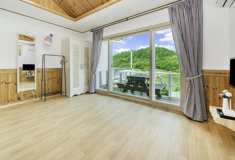 Namhae Hanuri Pension