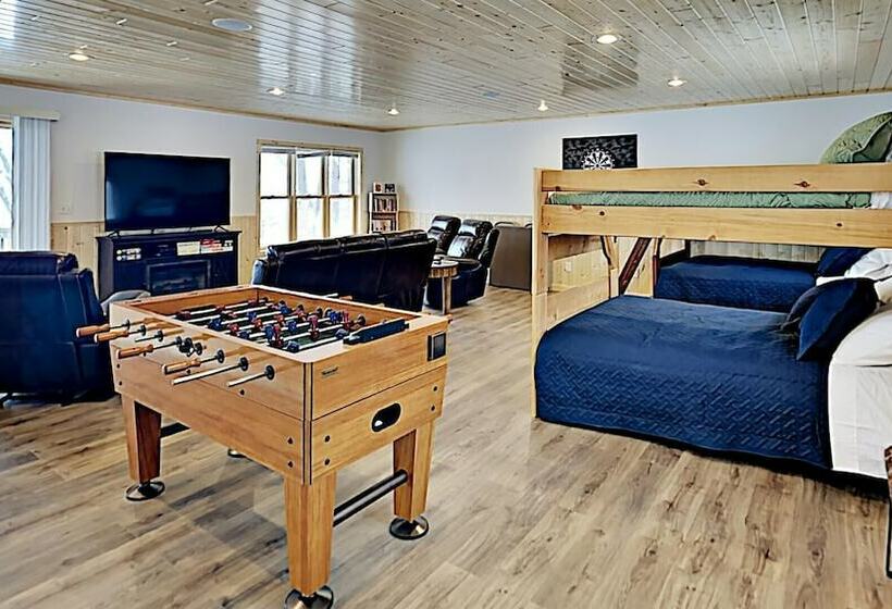 Oak Ridge Lake House