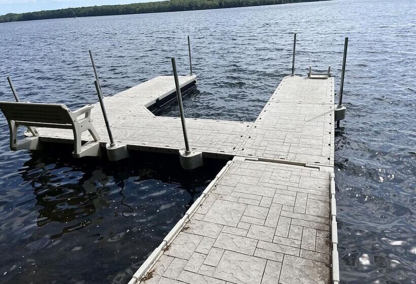 Oak Ridge Lake House