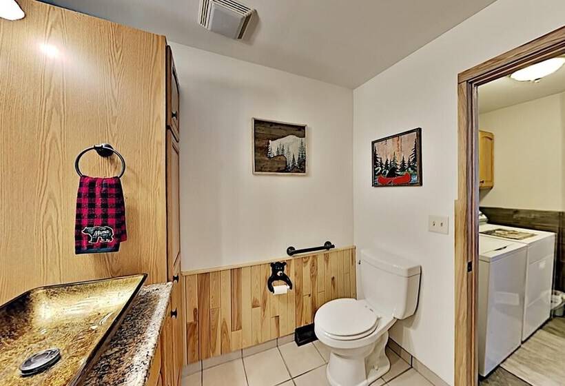 Oak Ridge Lake House