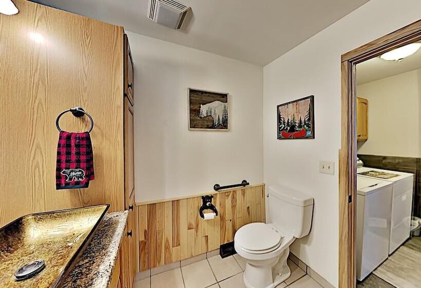 Oak Ridge Lake House