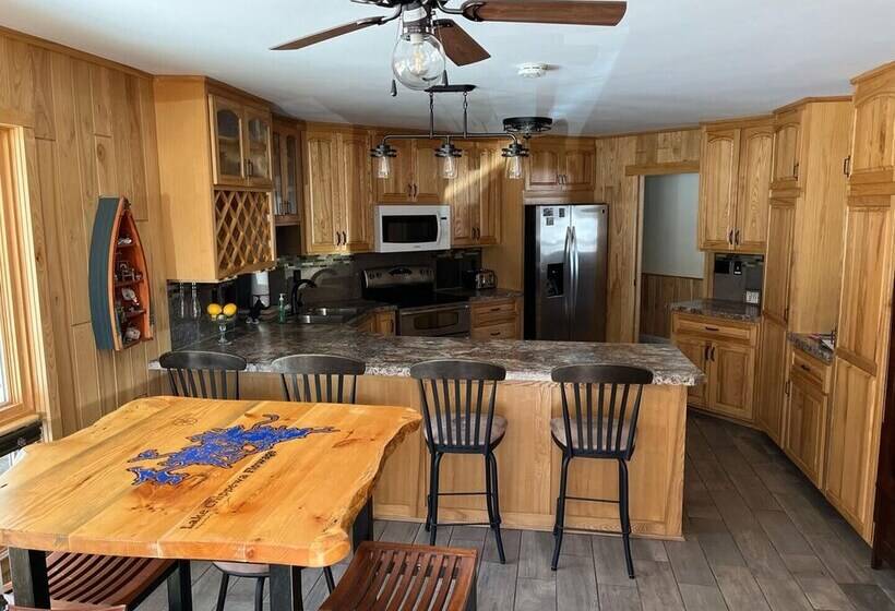 Oak Ridge Lake House