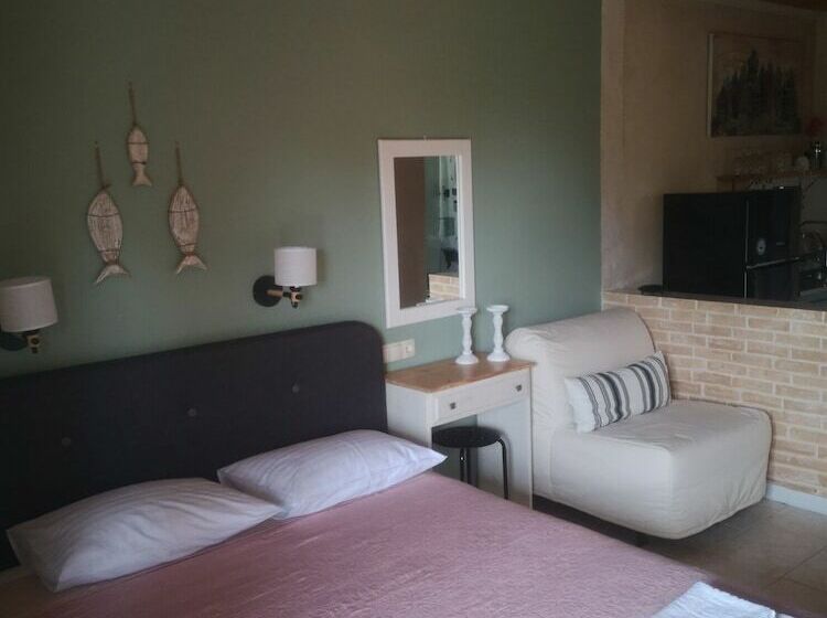 ペンション Achillion B&b