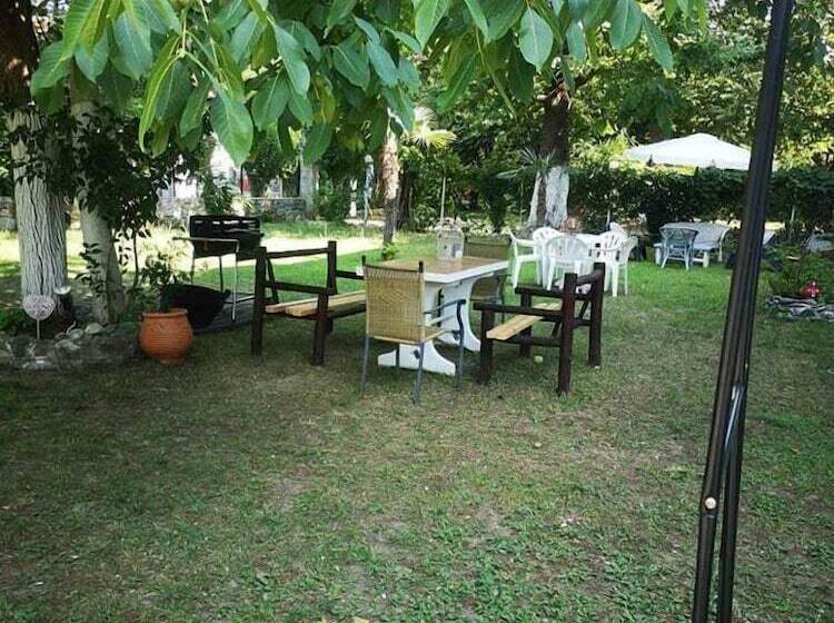 פנסיון Achillion B&b