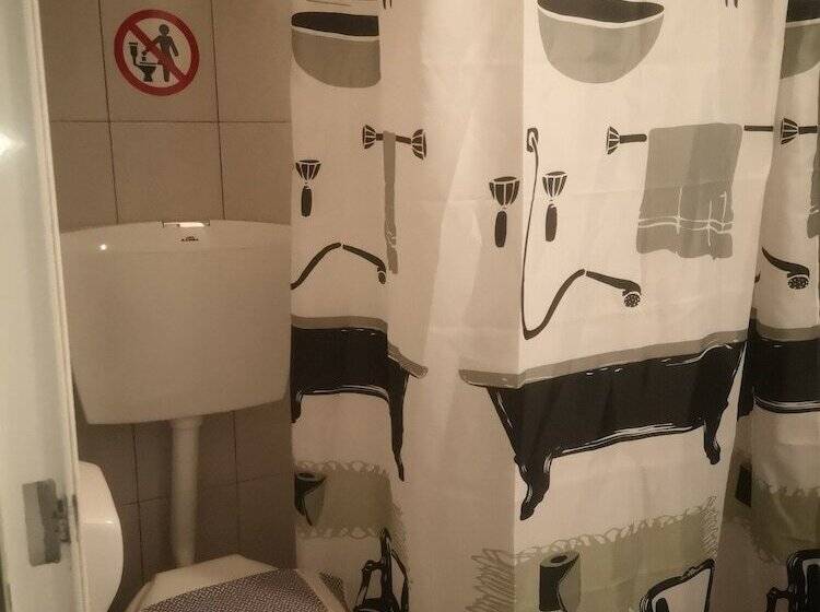 פנסיון Achillion B&b