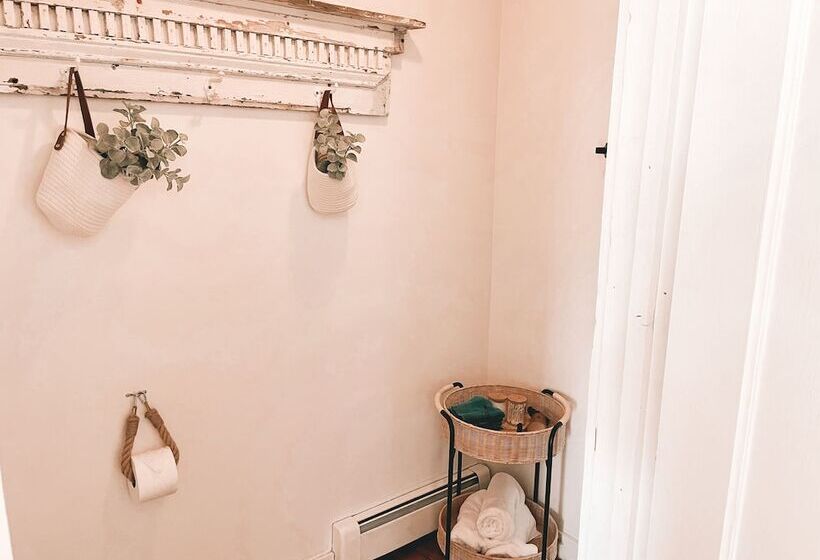 بنسيون Little Bird Inn