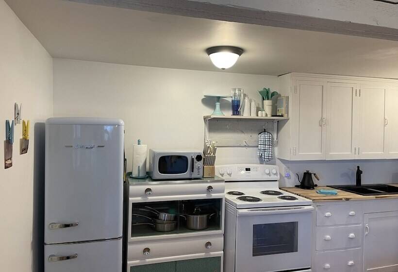 بنسيون Little Bird Inn