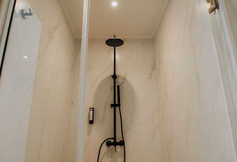 بنسيون Somnus Suites