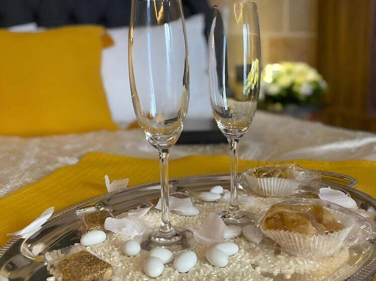پانسیون Utopia Luxury Suites