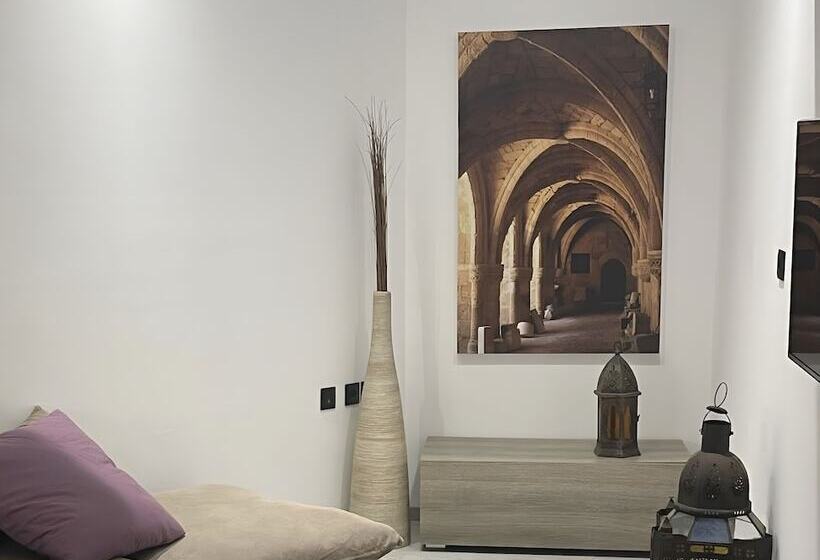 پانسیون Utopia Luxury Suites