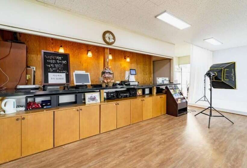 بنسيون Yangpyeong Palace Resort