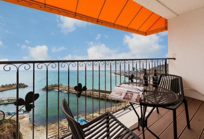 Pohang Blue Coral Pension