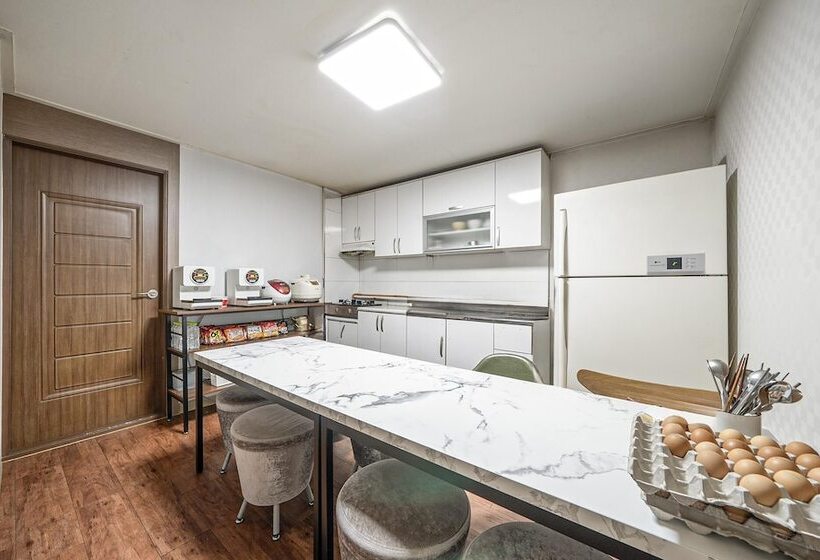 Pohang Ocheon Party Rock Motel