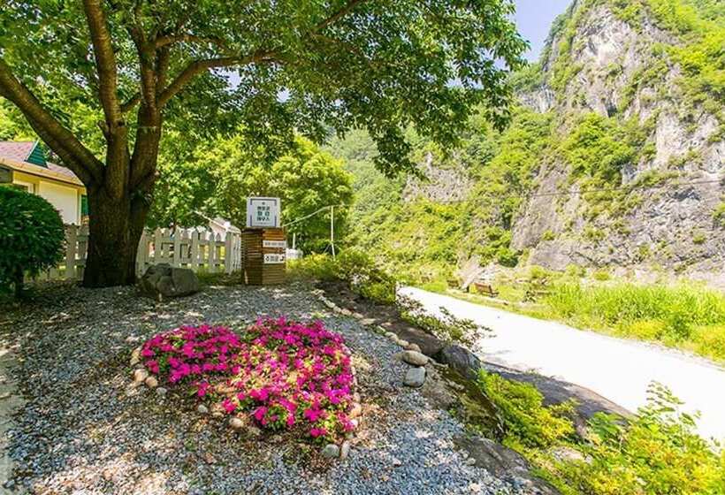 Pyeongchanggang Healing House Pension