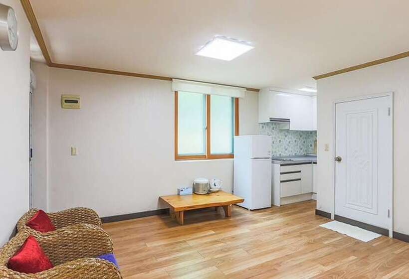 Pyeongchanggang Healing House Pension