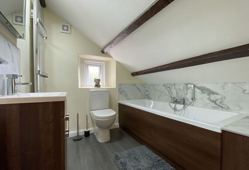 Rattlebeck Farm Holiday Cottage