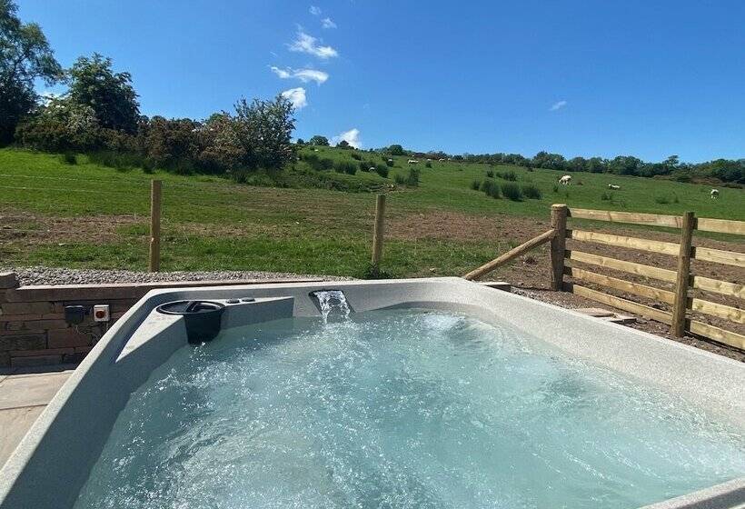 Rattlebeck Farm Holiday Cottage