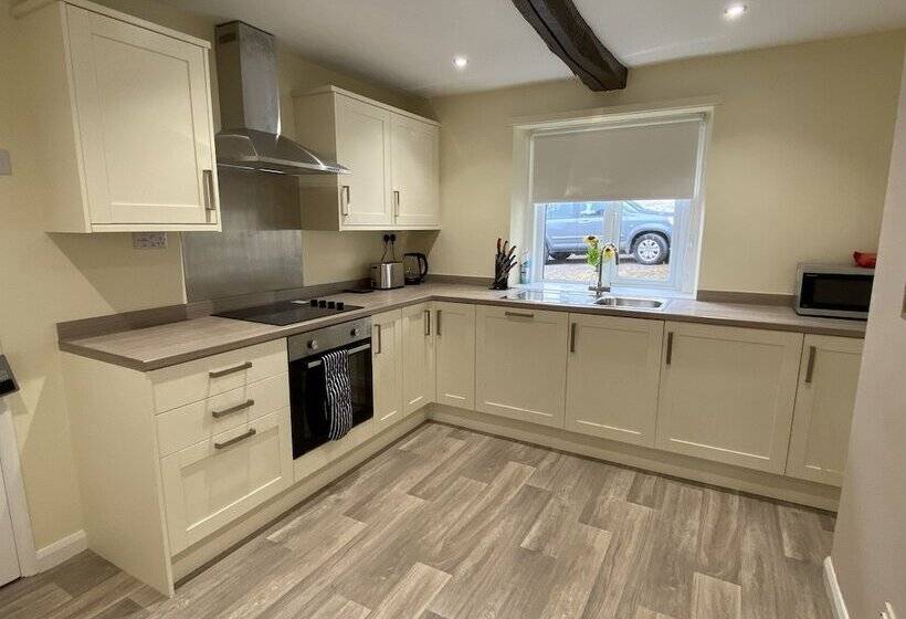 Rattlebeck Farm Holiday Cottage