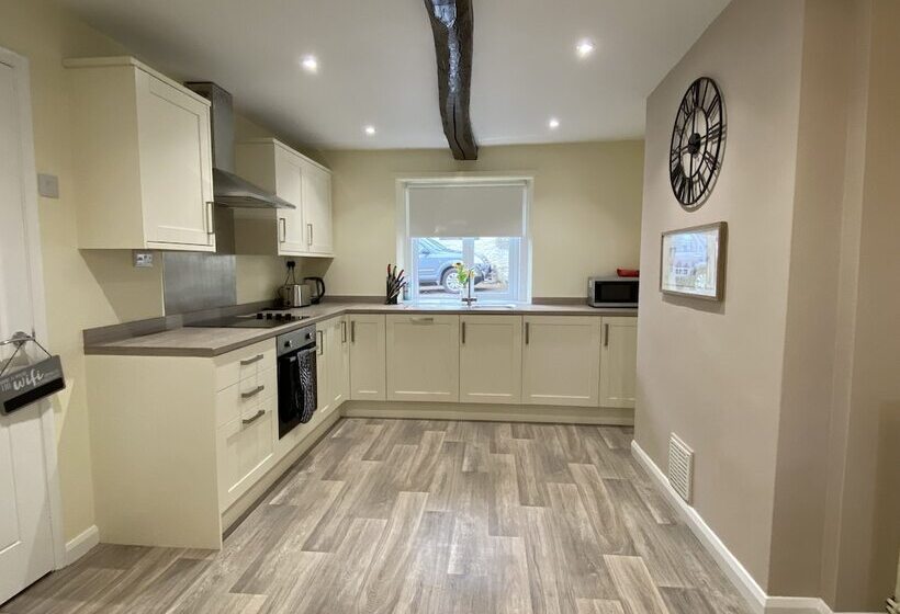 Rattlebeck Farm Holiday Cottage