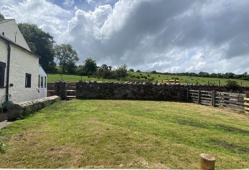 Rattlebeck Farm Holiday Cottage