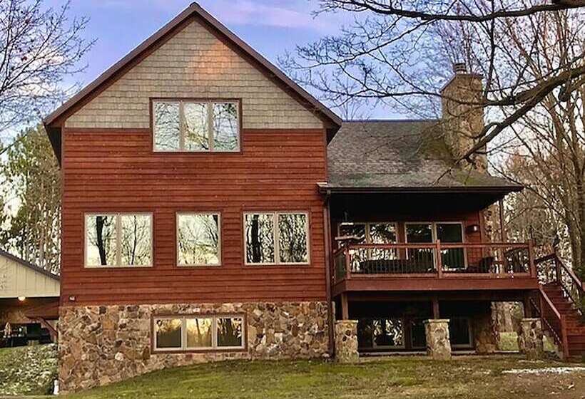 Ravensong Lodge