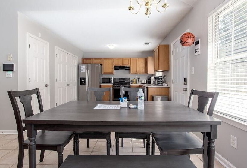 إقامة Basketball Court Cozy 3 Br In Decatur