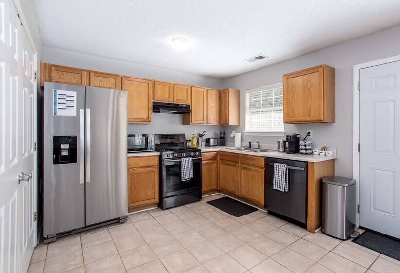 إقامة Basketball Court Cozy 3 Br In Decatur