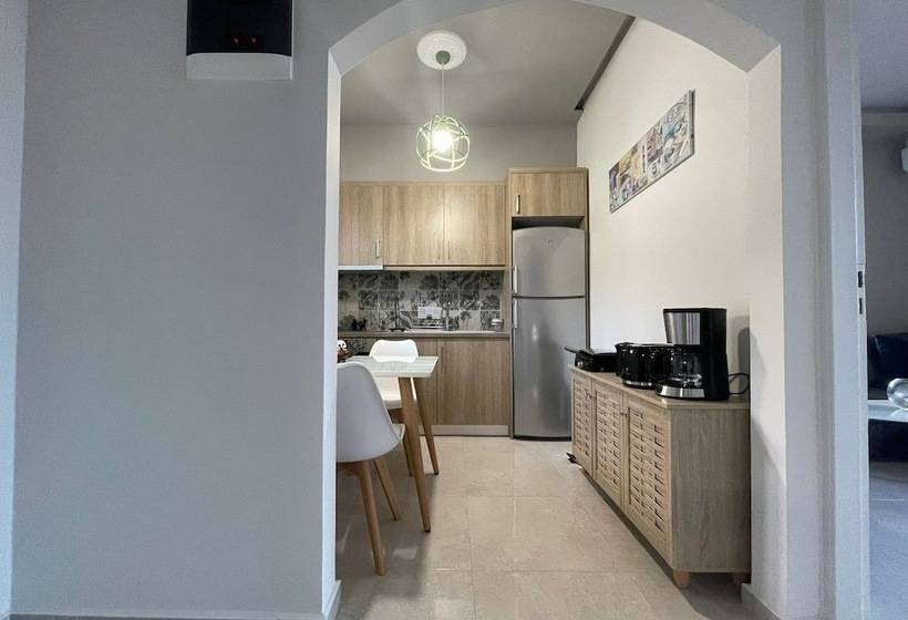 住所 Inviting 2 Bed House In Panormos In Rethymno