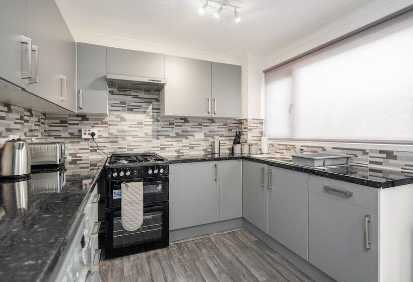 דירת נופש Tms Lovely 3 Bed House Tilbury Free Parking