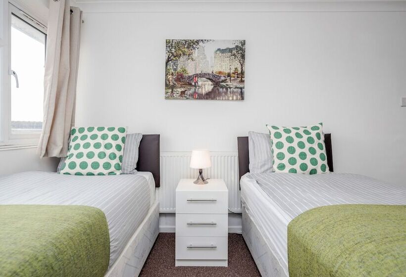 Резиденция Tms Lovely 3 Bed House Tilbury Free Parking