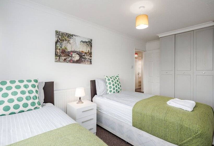 Резиденция Tms Lovely 3 Bed House Tilbury Free Parking