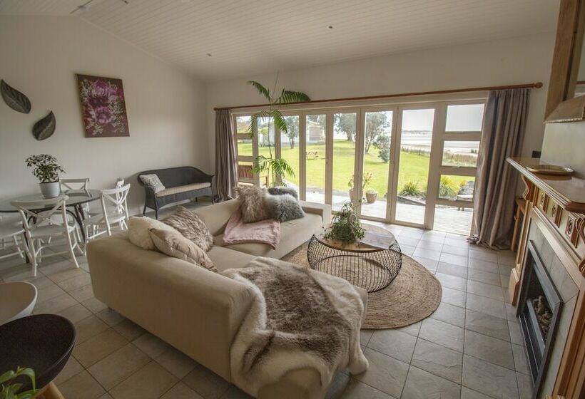 منتجع Pakiri Beach Holiday Park