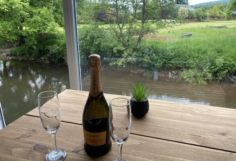 Riverbank Cottage Lake District, Double Balcony