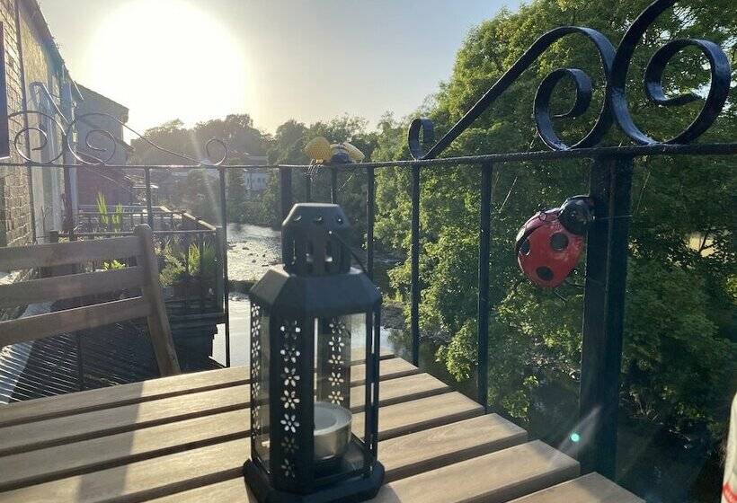 Riverbank Cottage Lake District, Double Balcony