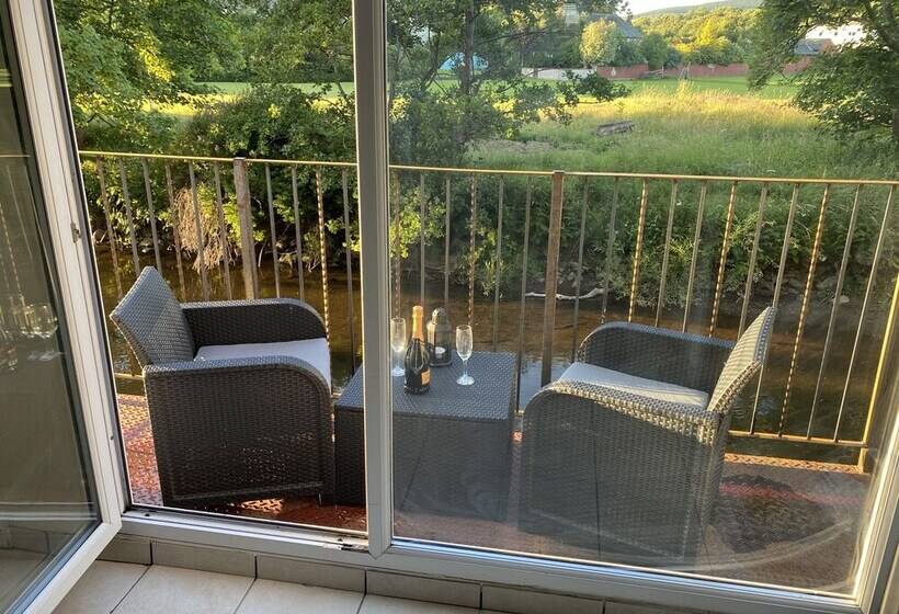 Riverbank Cottage Lake District, Double Balcony