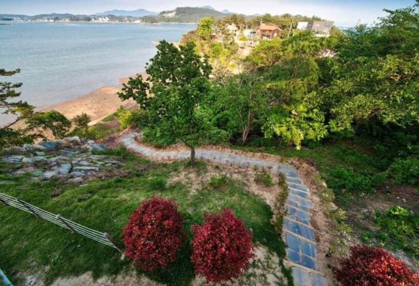 Sacheon Haewoolim Pension