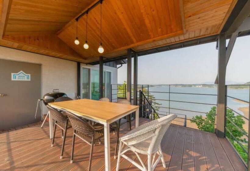 Sacheon Haewoolim Pension