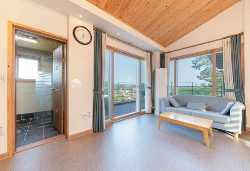 Sacheon Haewoolim Pension