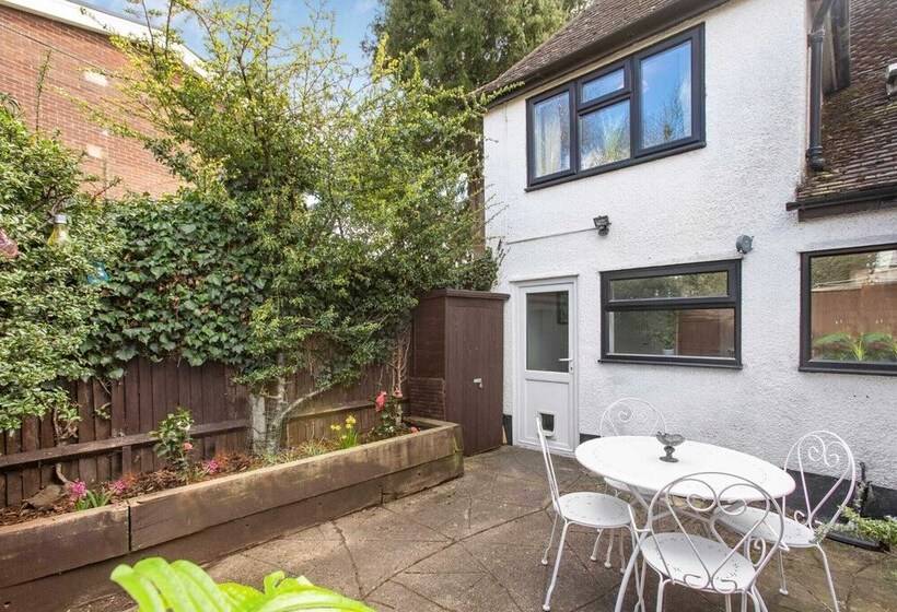 Stunning Character 2bed Cottage In St Albans Wifi