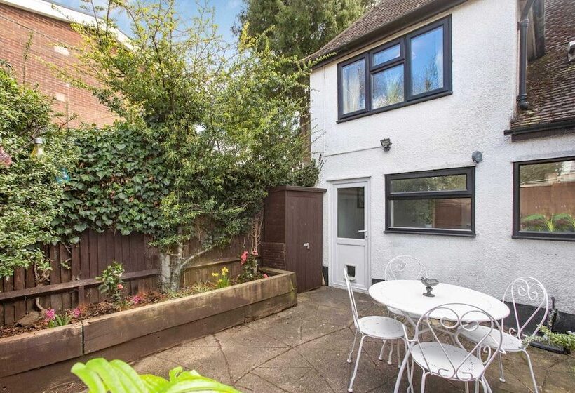 Stunning Character 2bed Cottage In St Albans Wifi