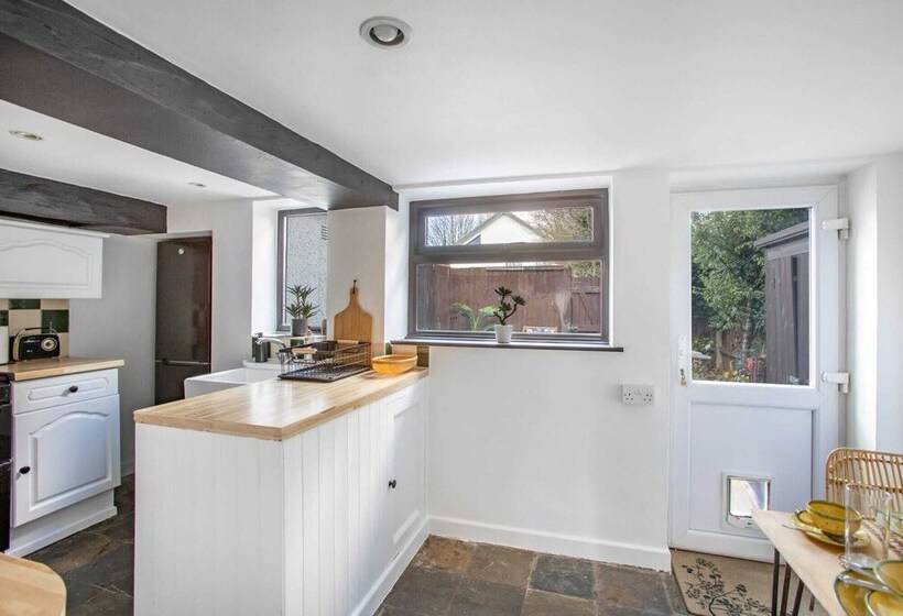 Stunning Character 2bed Cottage In St Albans Wifi