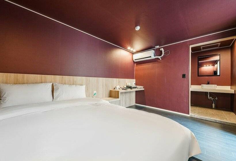 Suwon Movie Motel