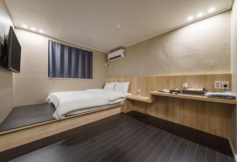 Suwon Movie Motel