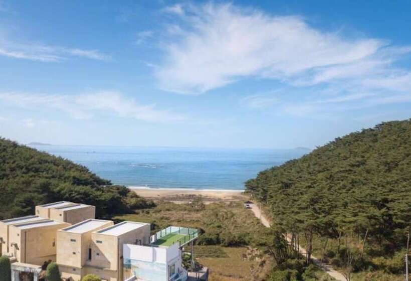 Taean Bohemia Village Pension