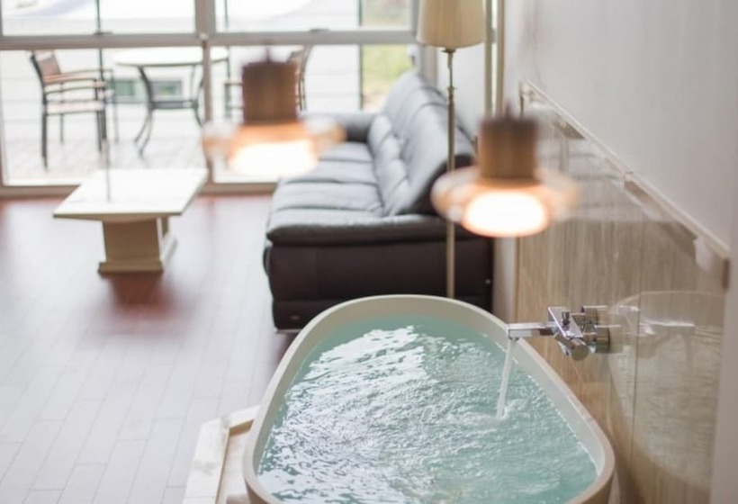 Taean Bohemia Village Pension