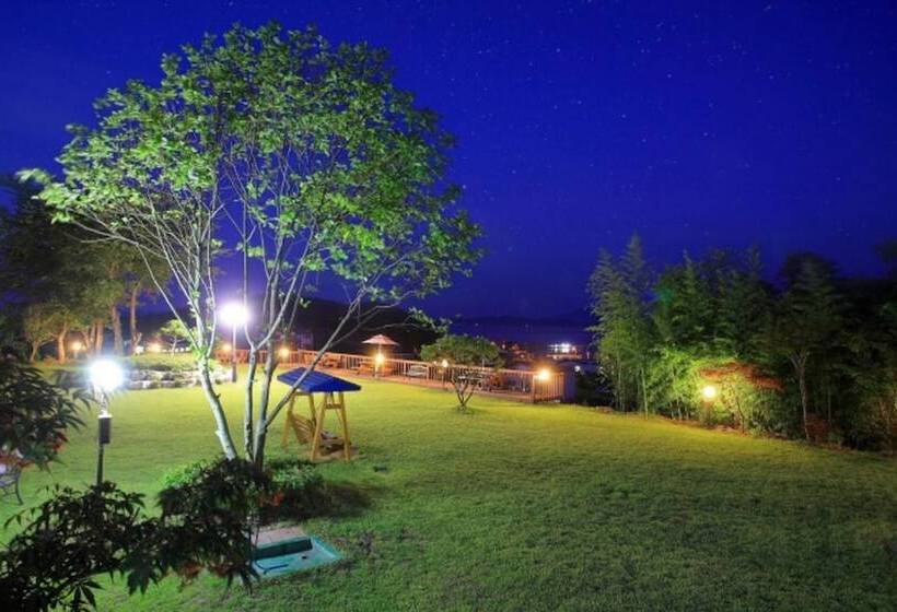 Taean Lemon Treen Pension