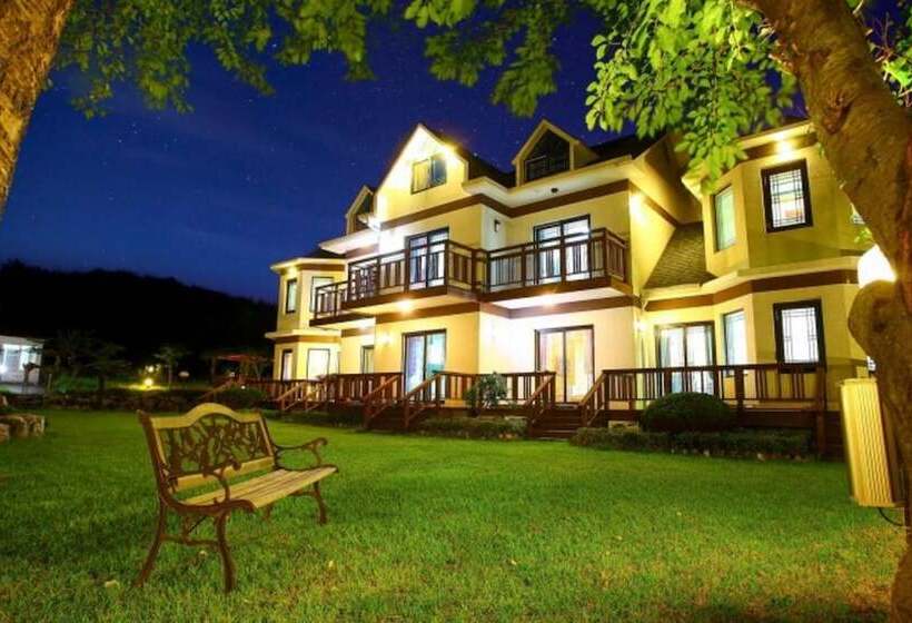 Taean Lemon Treen Pension