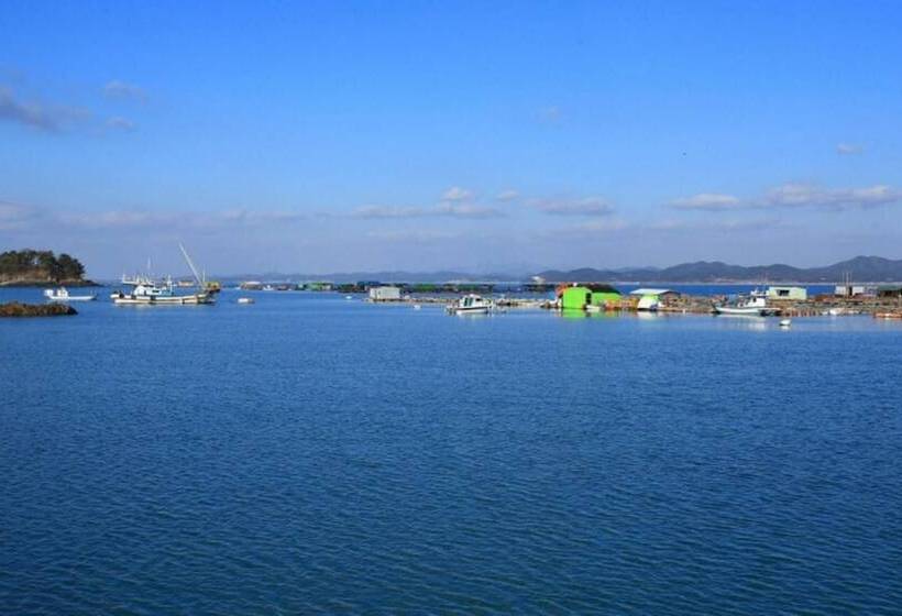 Taean Lemon Treen Pension