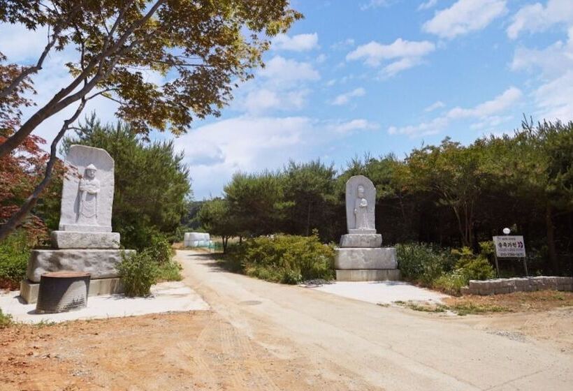 Taean Songjuk Gaheon Pension